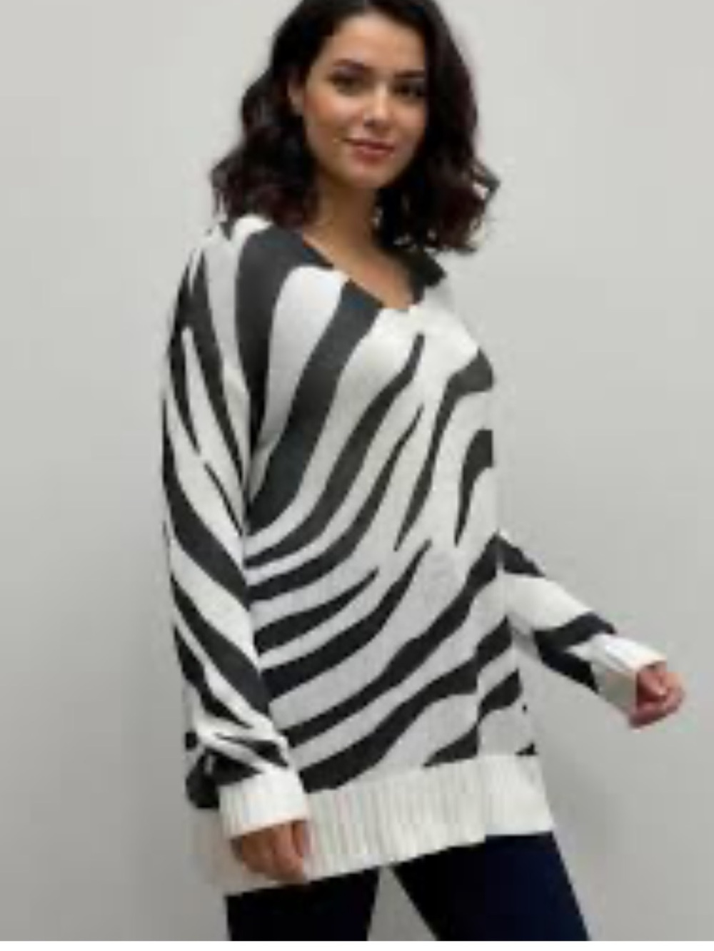 NWT By Design Black and White Zebra-Print V-Neck Sweater 2X